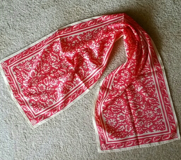 NWOT☆OBLONG SCARF - Picture 1 of 2